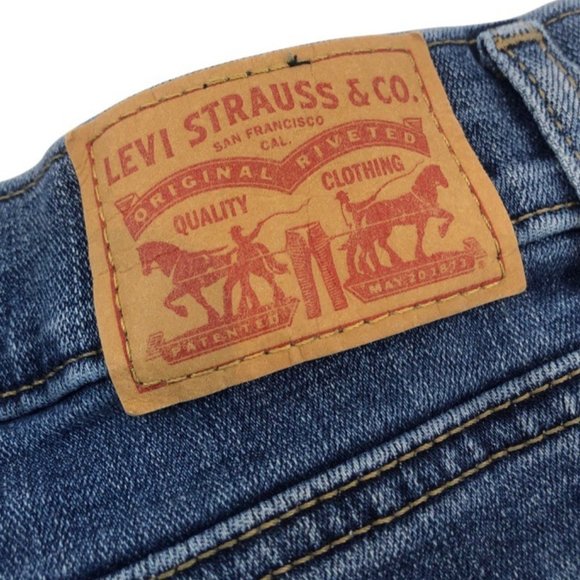 Levi's Mid Length Distressed Shorts - Picture 6 of 8